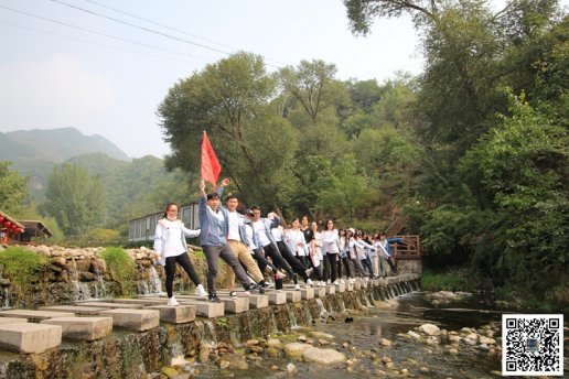 野三坡团建可以增进员工之间的互动和沟通，提升团队凝聚力。